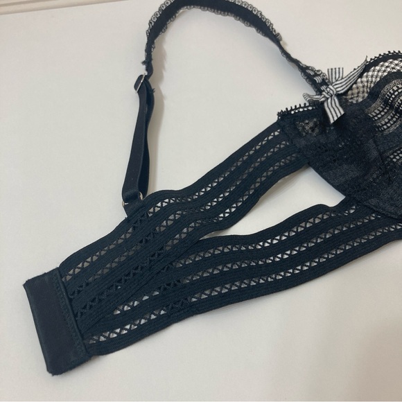 Victoria’s Secret Black Sheer Lace Plunge Unlined Underwire Bra 32C Coquette - Picture 6 of 11